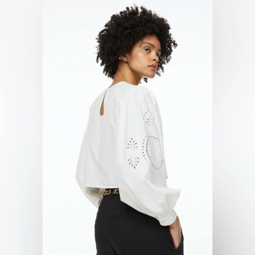 H&M Broderie Anglaise Blouse - Picture 3 of 13